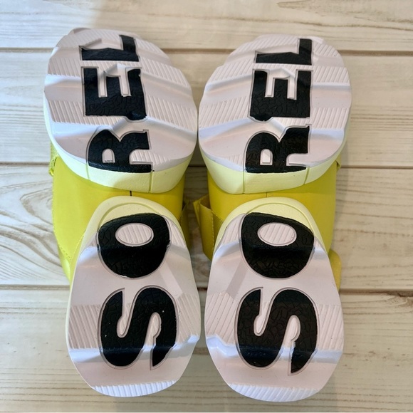 Sorel Kinetic Impact Sandal Women’s Size 9. New without Box.  Bright Green - Picture 4 of 5